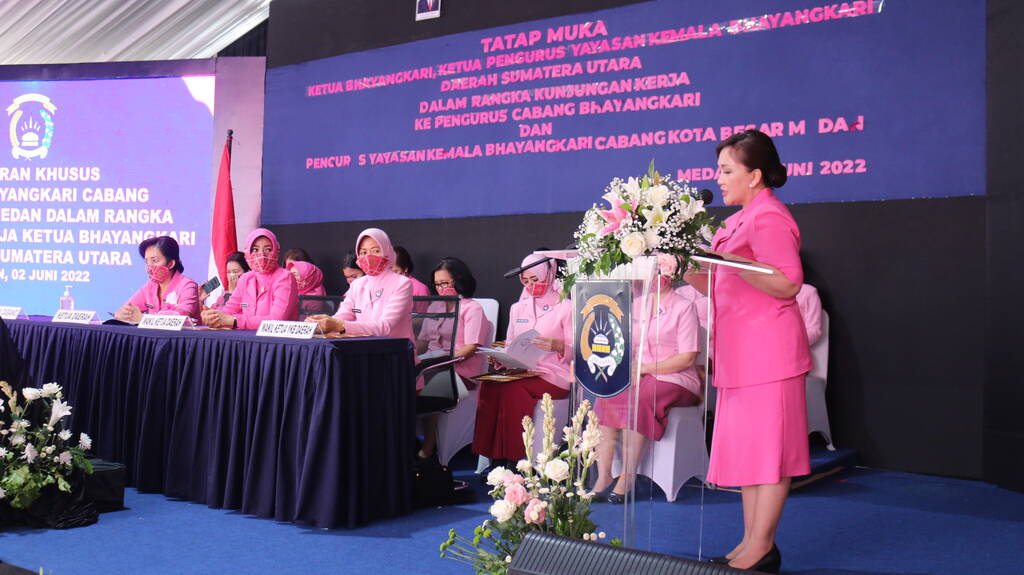 Foto kegiatan Kunjungan Kerja dan Tatap Muka Ketua Bhayangkari dan Ketua Pengurus Yayasan Kemala Bhayangkari Daerah Sumatera Utara ke Pengurus Cabang Bhayangkari dan Pengurus Yayasan Kemala Bhayangkari Cabang Kota Besar Medan